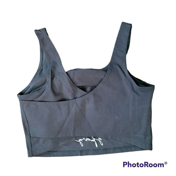 Black sports bra with padded cups, shelf and criss-cross back - Picture 2 of 6